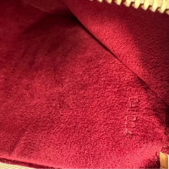 Rare, authentic Louis Vuitton multi-colored pouchette in excellent condition. - Picture 6 of 7